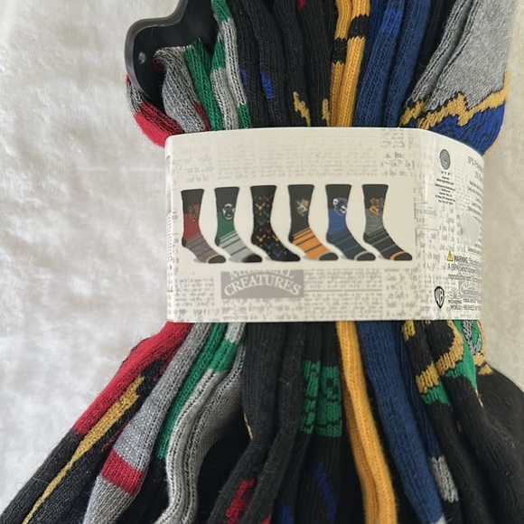 Warner Bros. Harry Potter Black and Red Casual Crew Socks NWT - Picture 4 of 6